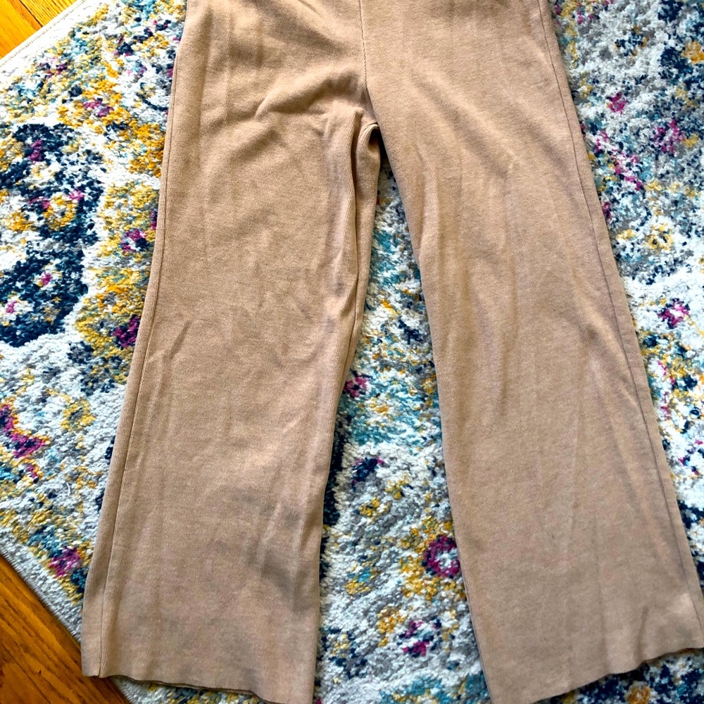 ZARA pull on/ cropped/ flare pant